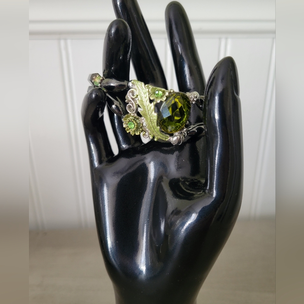 Vintage Green Crystal Magnetic Bracelet - Picture 4 of 4